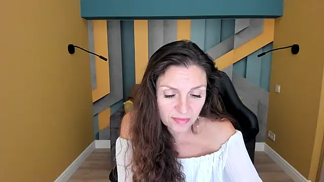 EllaLong live cam preview