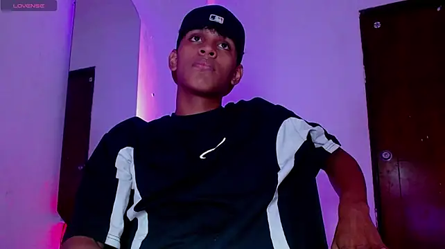 tommy_joyer_ live cam preview