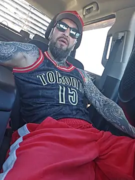 Beardedtattood live cam preview