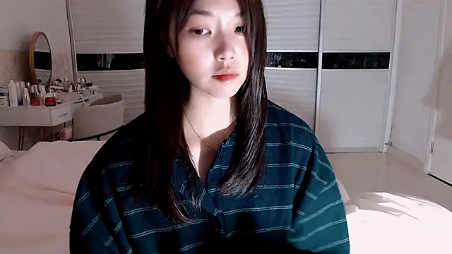 Miu1_girl POV two way video chat