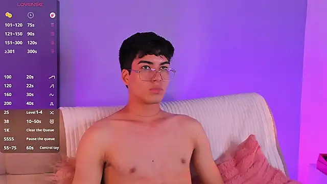 Alessandrocruz live cam on StripChat