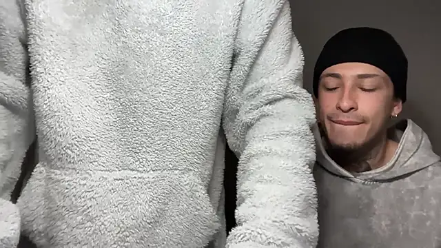 Noah_and_Steven live cam on StripChat