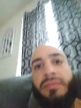 Bustinnuts69 live cam preview