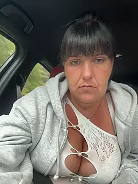 natilove35 (F milf) - Titten zeigen