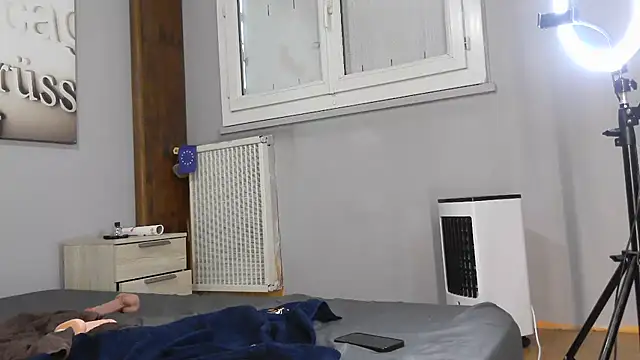 DildoPlayer33 live cam preview