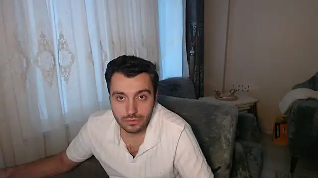 handsomeee04