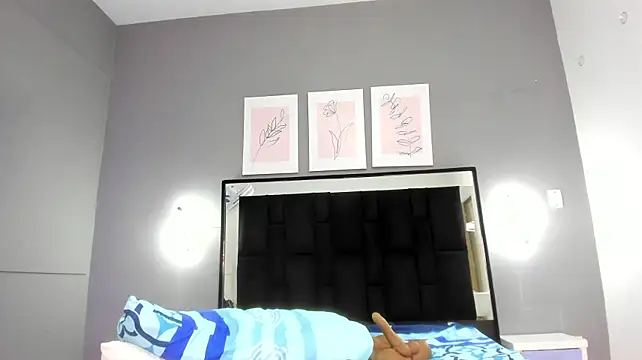 zoe_curvyy live cam preview