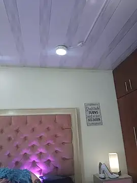 DominicaBecquer live cam preview