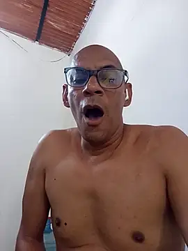 TuMachoReal_07 live cam preview