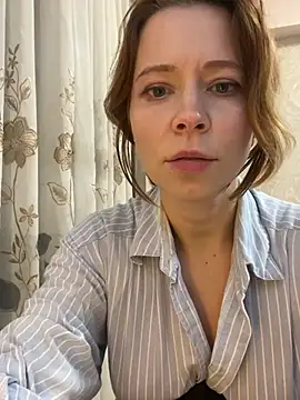 Dora_Marr