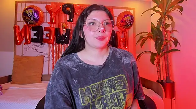 Seraphine_18 live cam preview