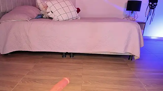 Tylla__
