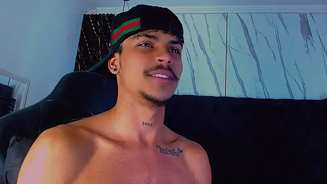 Angel_foxc13 live cam preview