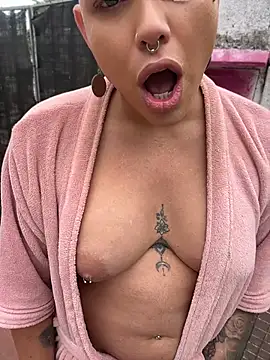Modelo: alicetgirlbr