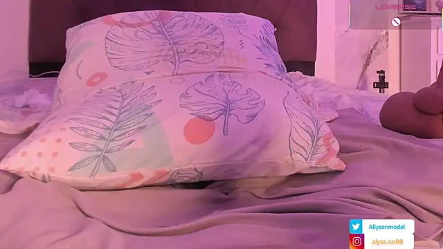 alysson_18 live cam preview
