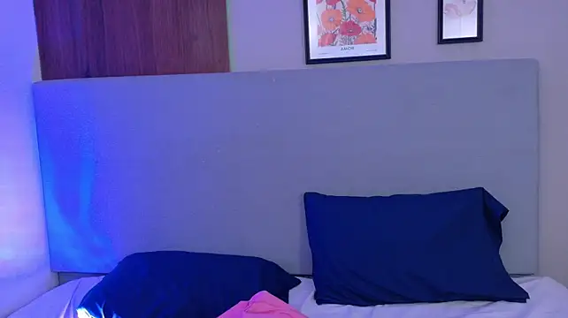 ZoeyPetit webcam