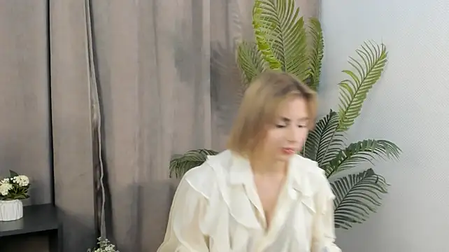 CarmelitaRamella live cam preview