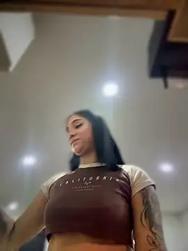 Isabella-Teen live cam preview