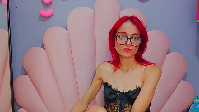 luci_miller live cam preview