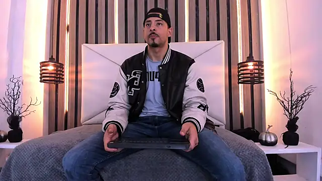 Cris_LaCobra_ live cam preview