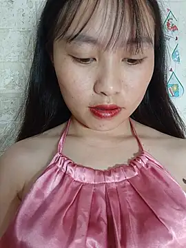 Cherry-squirtt live cam on StripChat