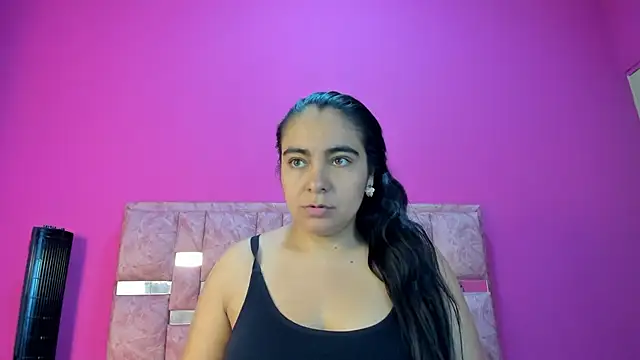 jolie_lovv live cam on StripChat