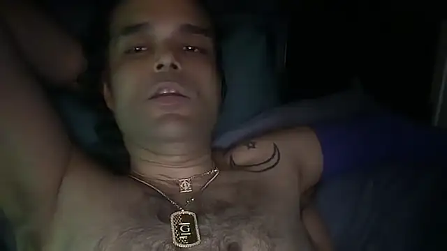 icebergslim281 live cam on StripChat