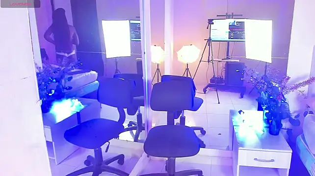 Anya_bloom_