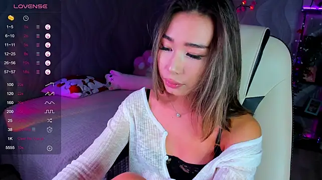 sensualily live cam on StripChat