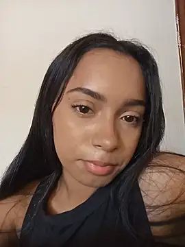 Leilaplus0s live cam on StripChat