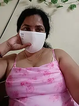 desiree143 live cam on StripChat