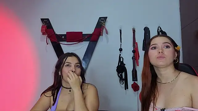 hana_and_chantal (Ask my age) - spank ass x 20 times