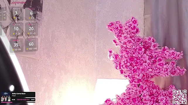 Playful_Lia live cam preview