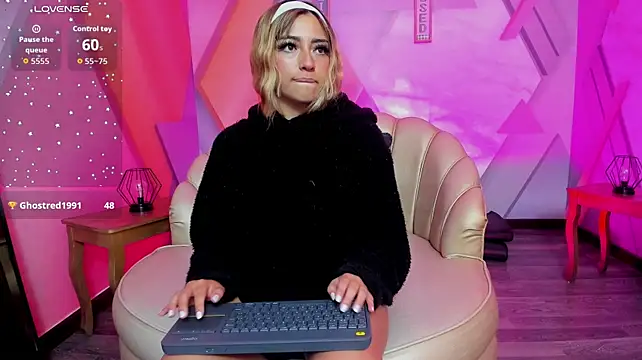 Mila_Blonde1