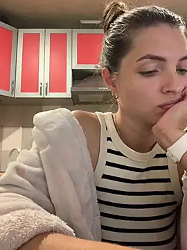 SeducingYoghourt live cam preview