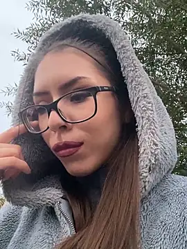 EmaLowe Live Webcam on Stripchat
