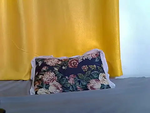 sweeterrrtz webcam