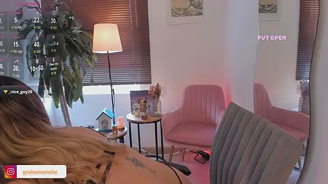 ameliegraham live cam preview