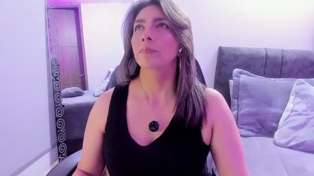 MichelleManson live cam preview