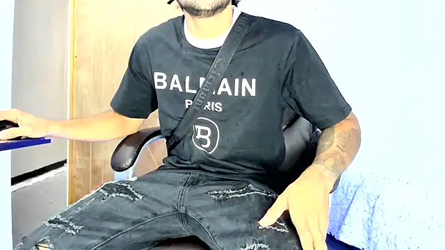 mikee_scooth live cam preview