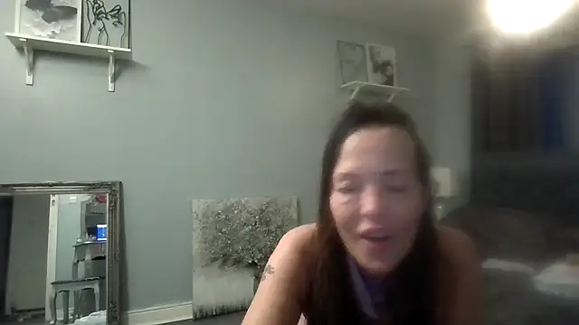 BritishMilfFrankyX live cam preview