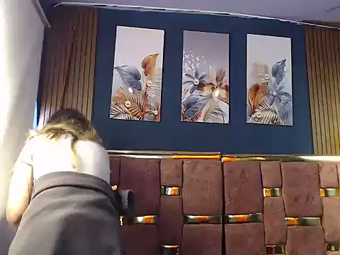 Violet_hiill live cam preview