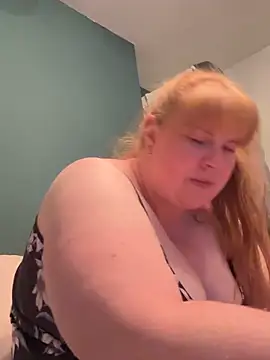 Curvy-GingeXX live cam preview