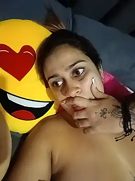 MariBelle1 Live Webcam on Stripchat