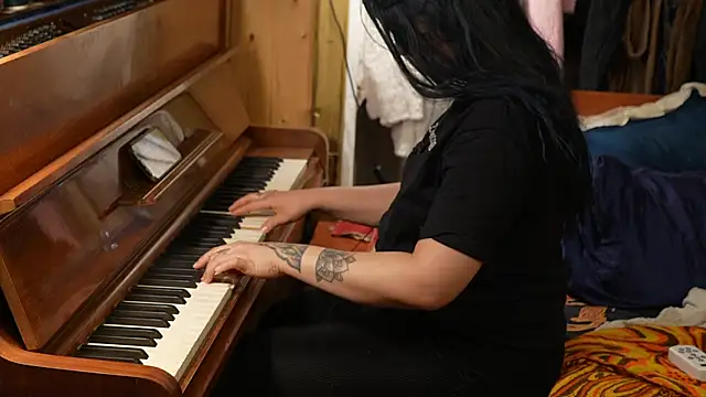 VanessaDoyle live cam preview