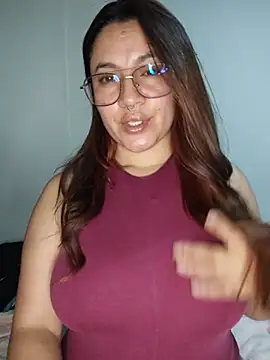 samm_curvy
