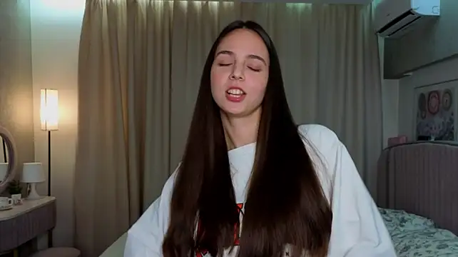 MaraMillis live cam preview