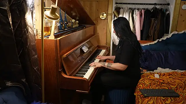 VanessaDoyle live cam preview