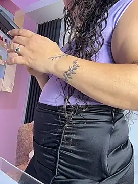 Nails_Lucia live cam on StripChat