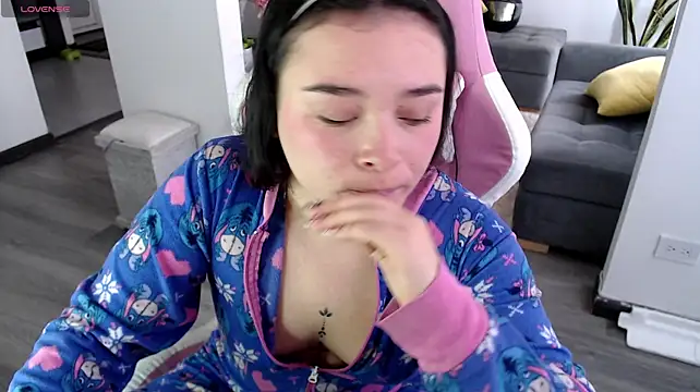nahia__2 live cam preview